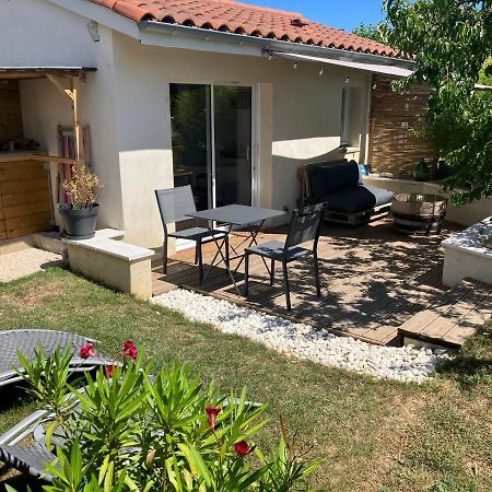 Saint-Andeol-le-Chateau Gite Bambou Avec Piscine מראה חיצוני תמונה