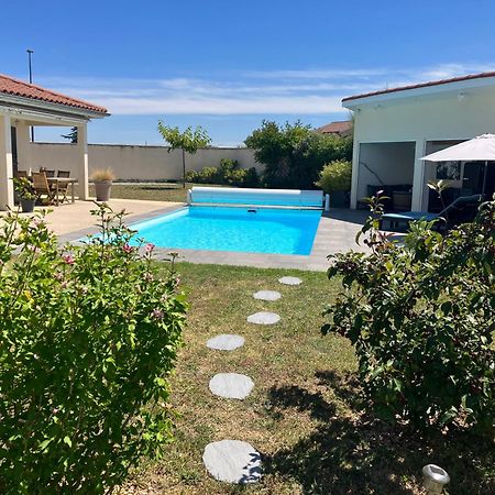 Saint-Andeol-le-Chateau Gite Bambou Avec Piscine מראה חיצוני תמונה