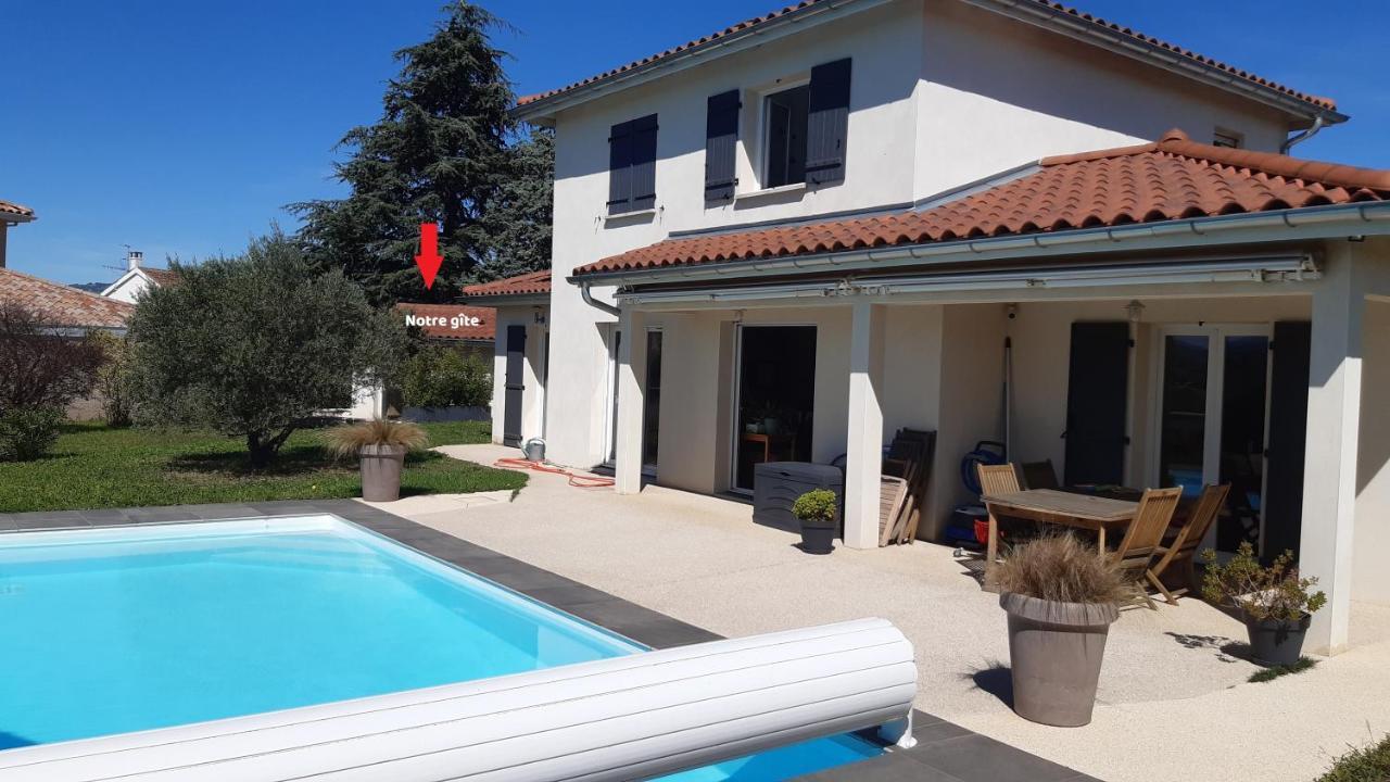 Saint-Andeol-le-Chateau Gite Bambou Avec Piscine מראה חיצוני תמונה