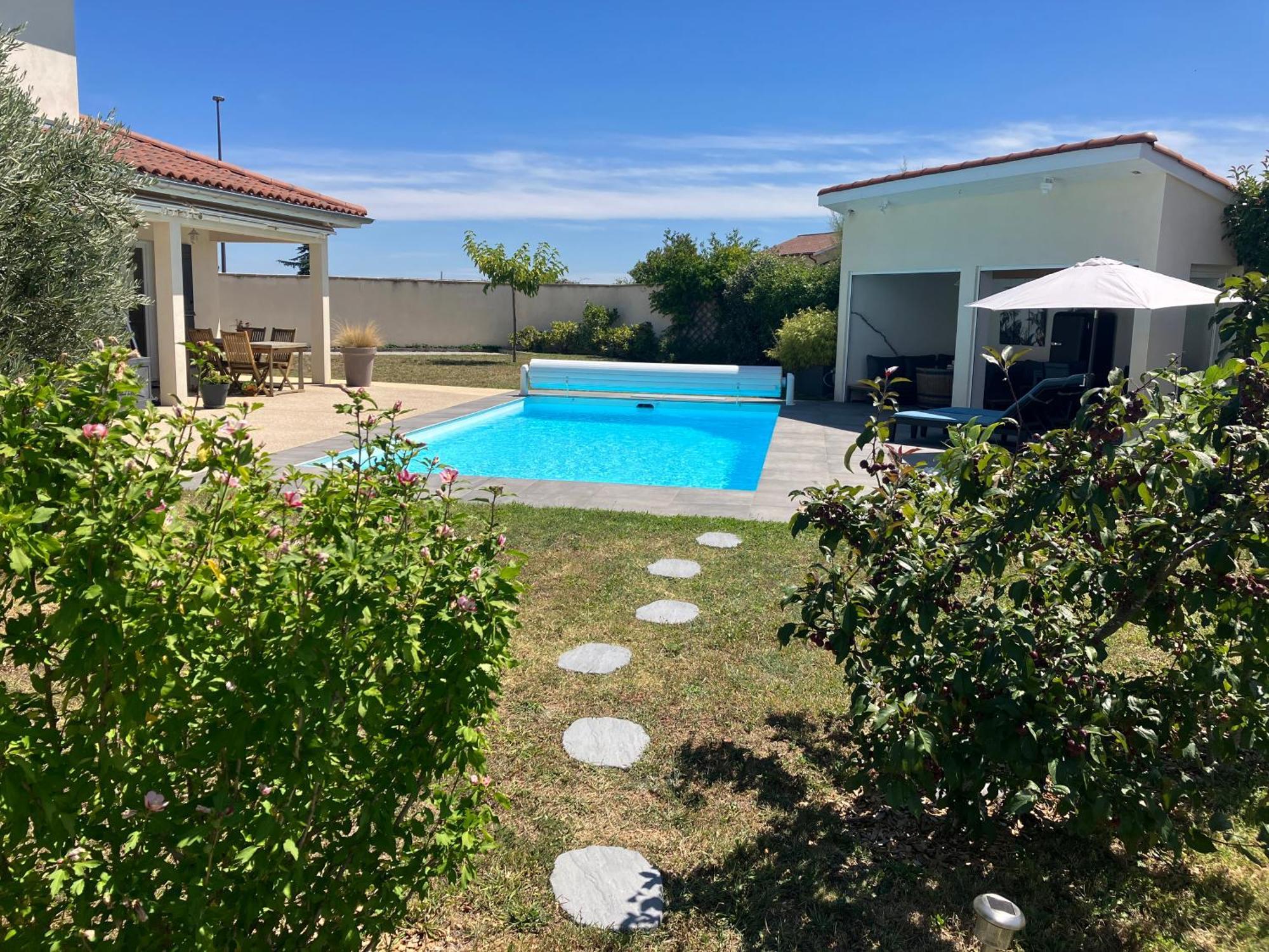 Saint-Andeol-le-Chateau Gite Bambou Avec Piscine מראה חיצוני תמונה